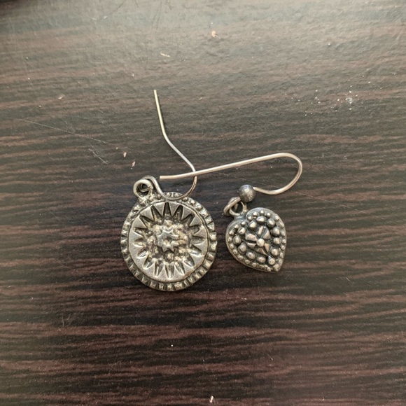 Set of three vintage charm earrings - Picture 3 of 4